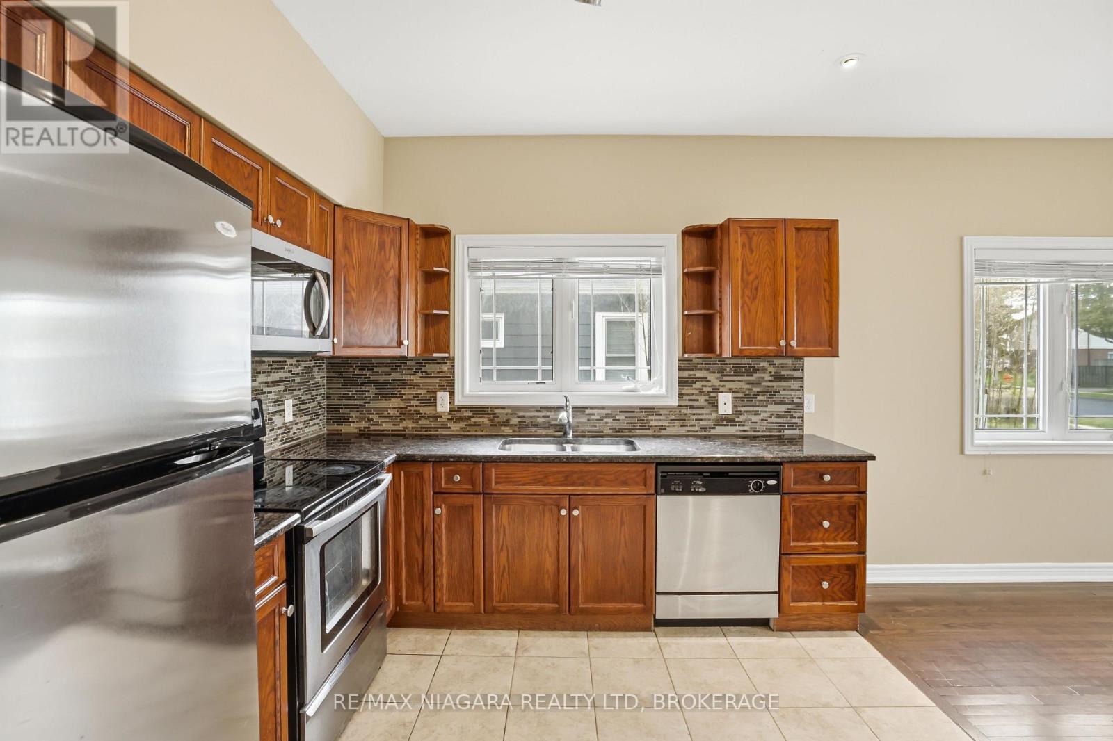 #106 6045 DUNN STREET - 14