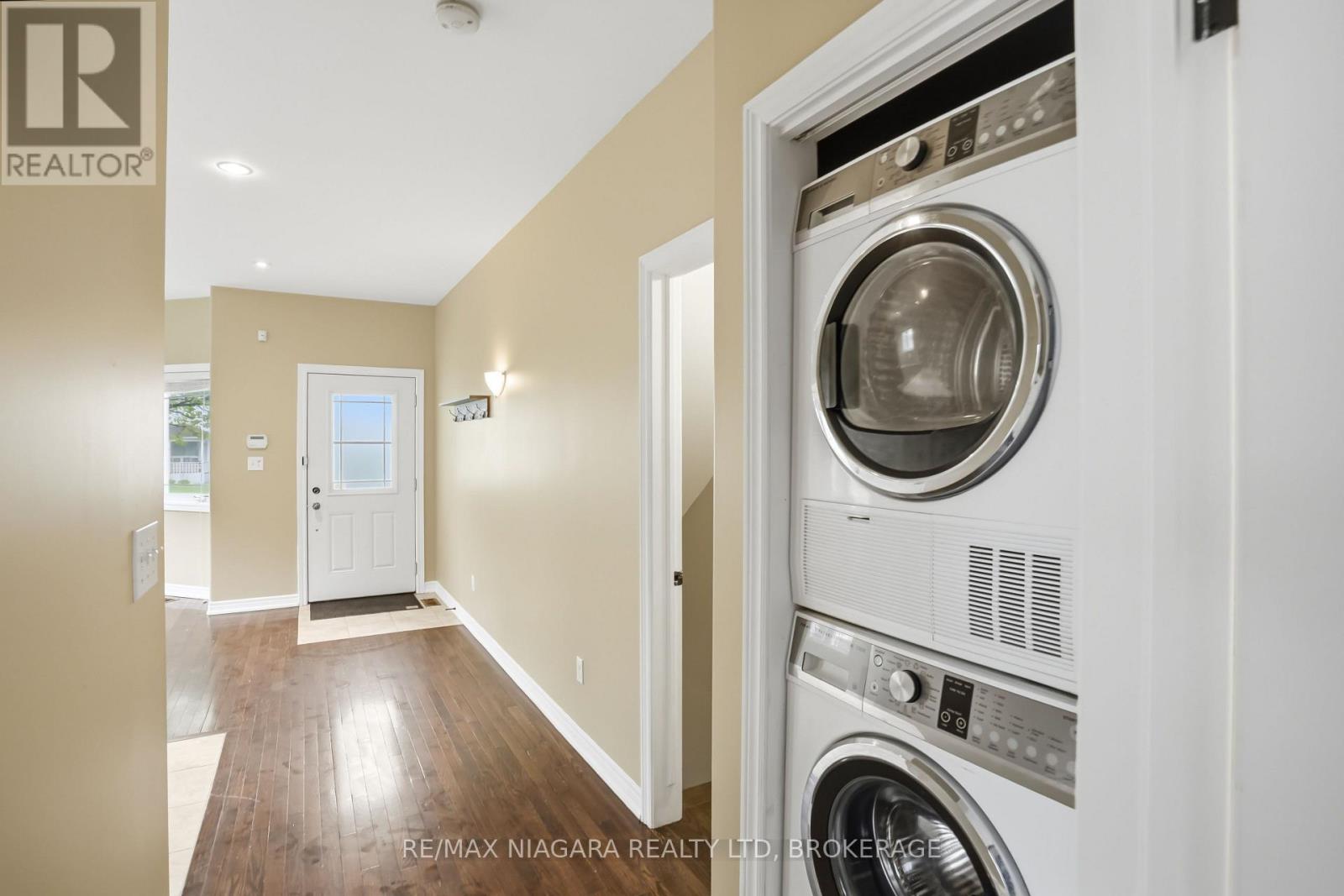 #106 6045 DUNN STREET - 16