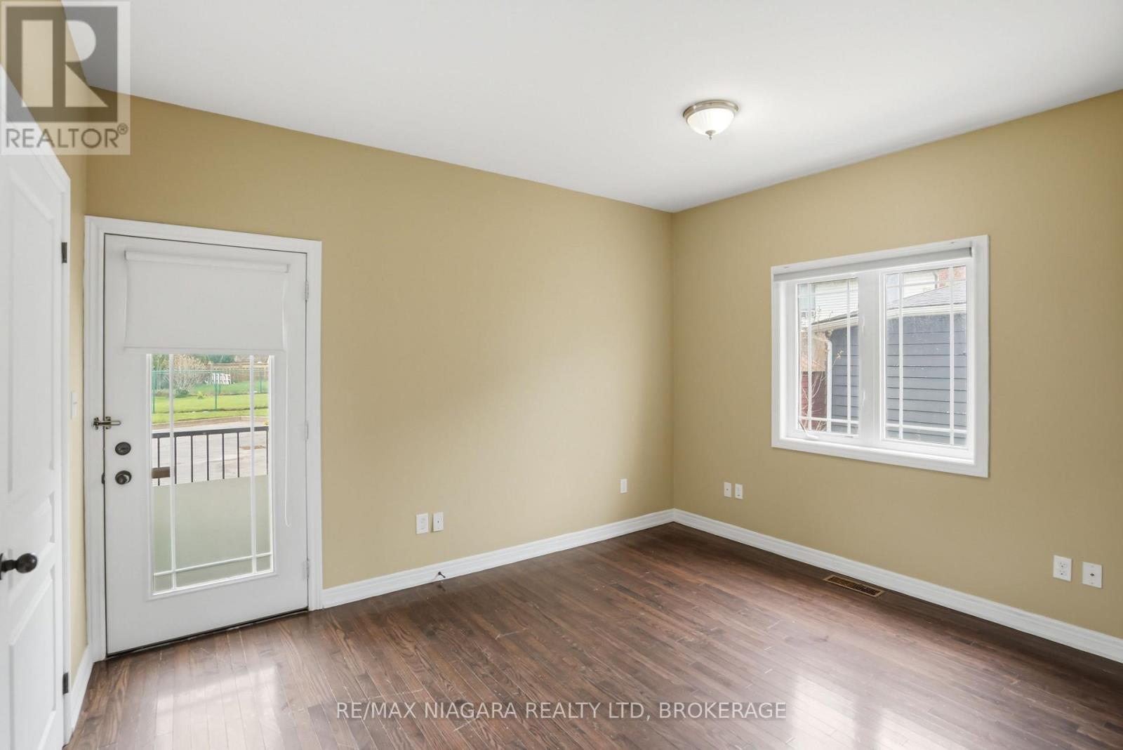 #106 6045 DUNN STREET - 20