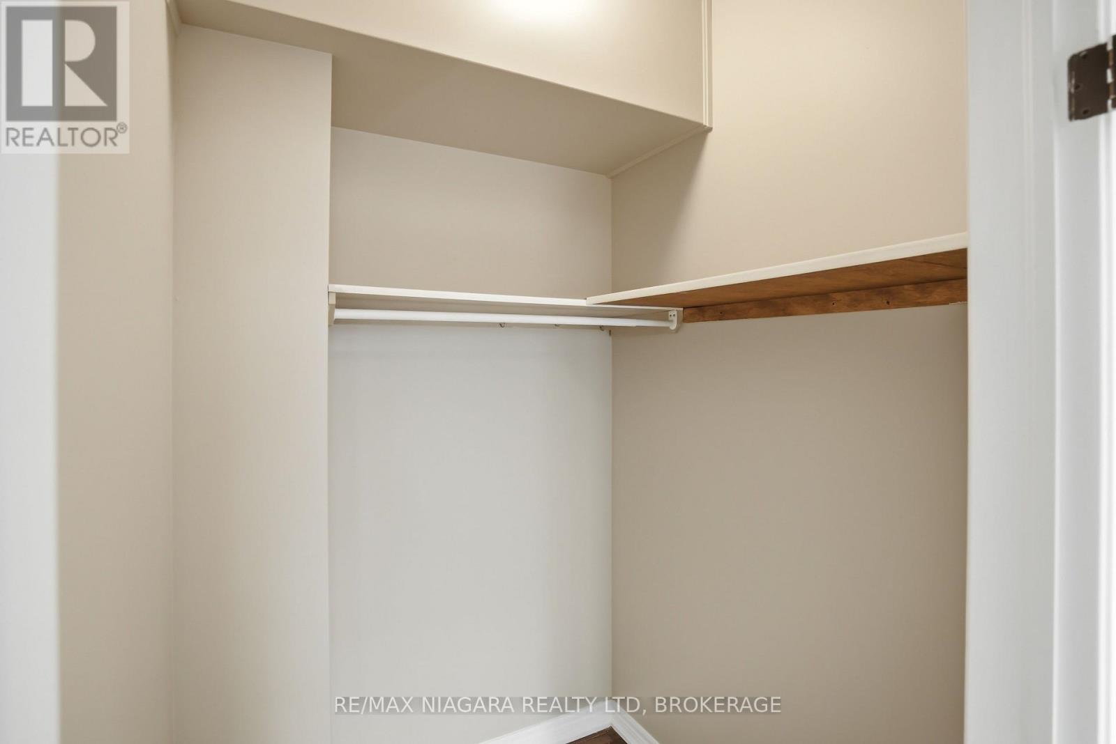 #106 6045 DUNN STREET - 22