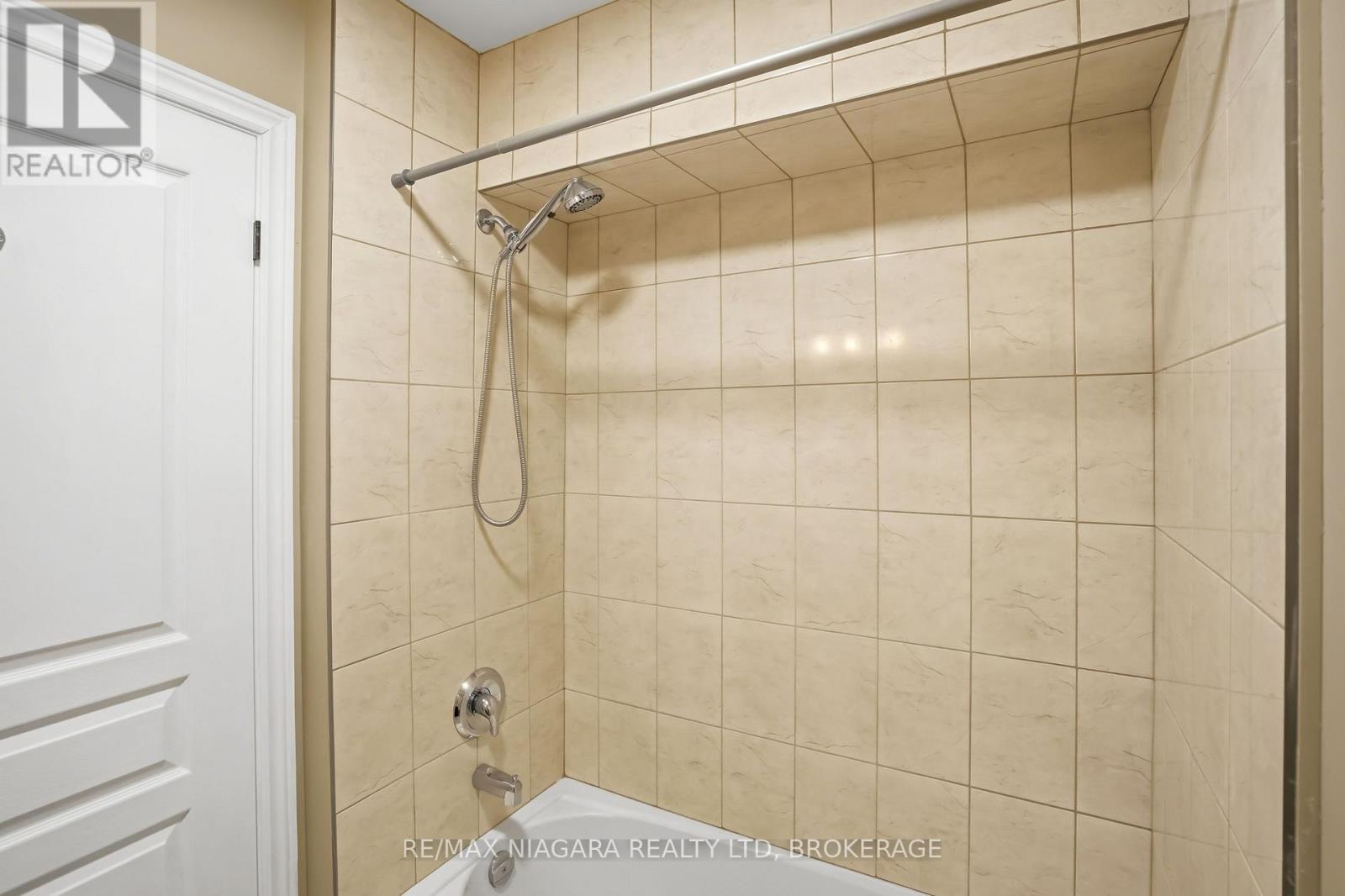 #106 6045 DUNN STREET - 25