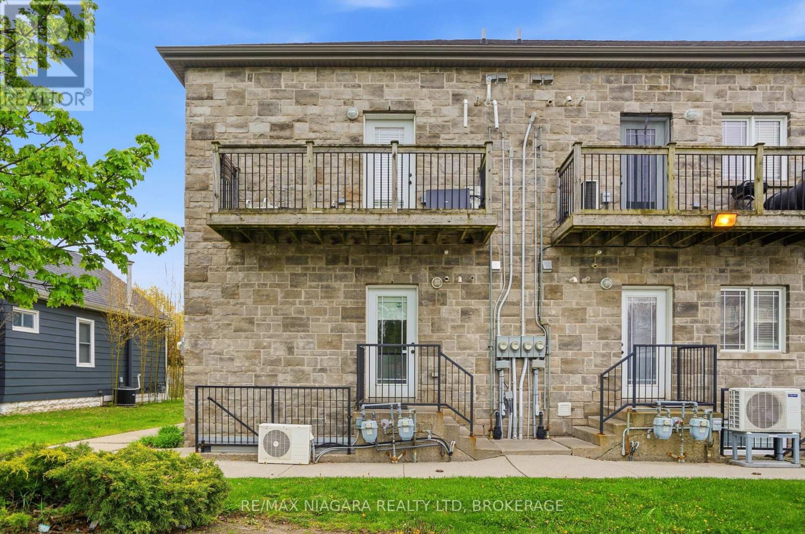 #106 6045 DUNN STREET - 30