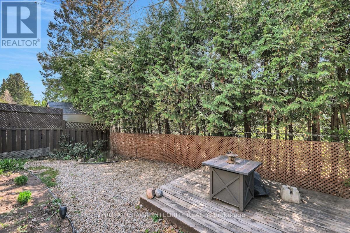 1575 DES GRIVES CRESCENT - 45