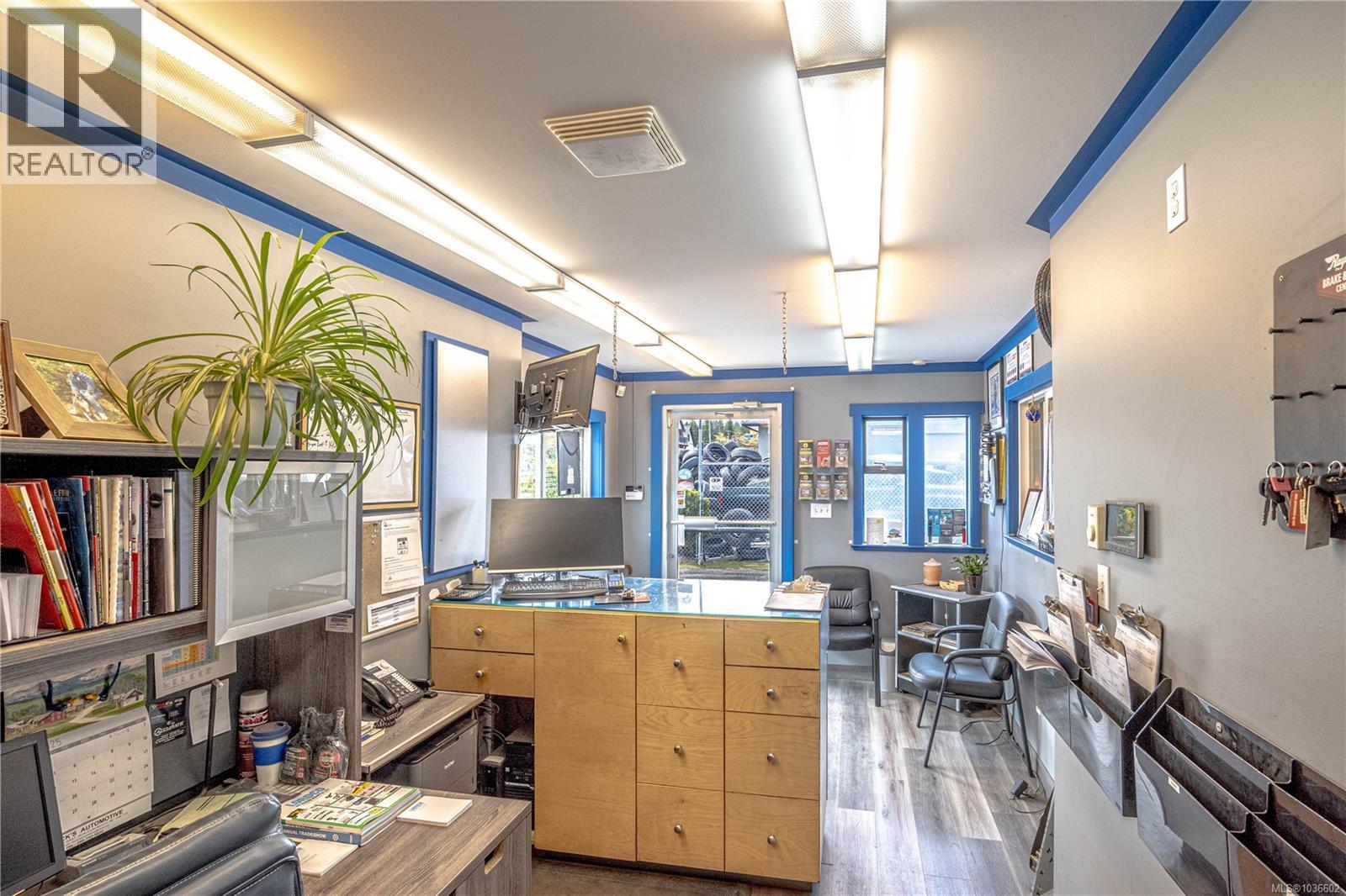 123 Fourth Ave E, Qualicum Beach