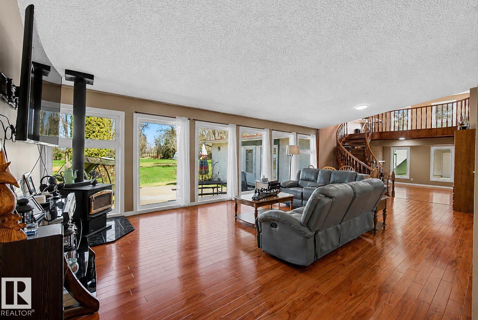 250 197 AV NE, Edmonton