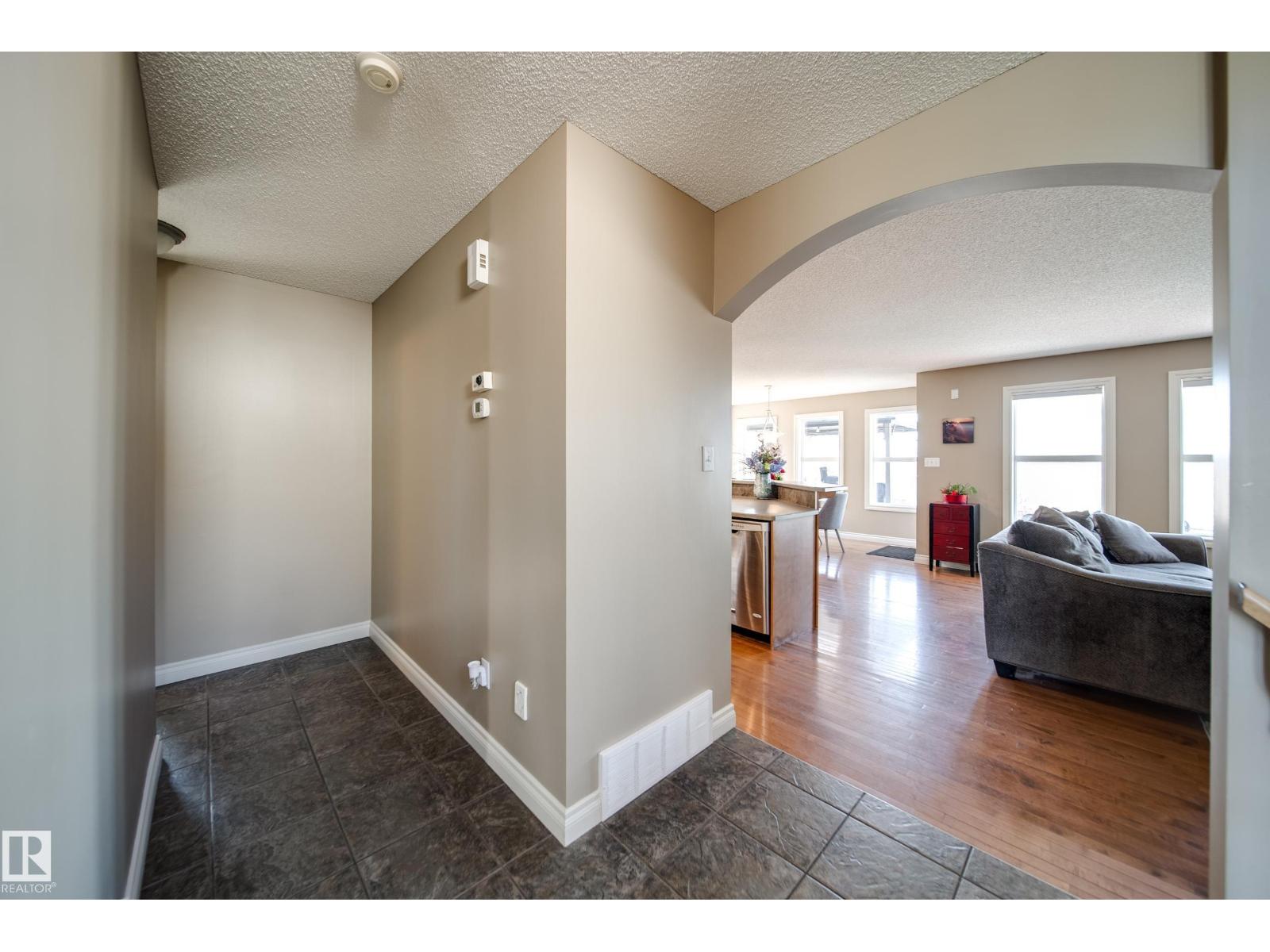 12627 16 AV SW, Edmonton