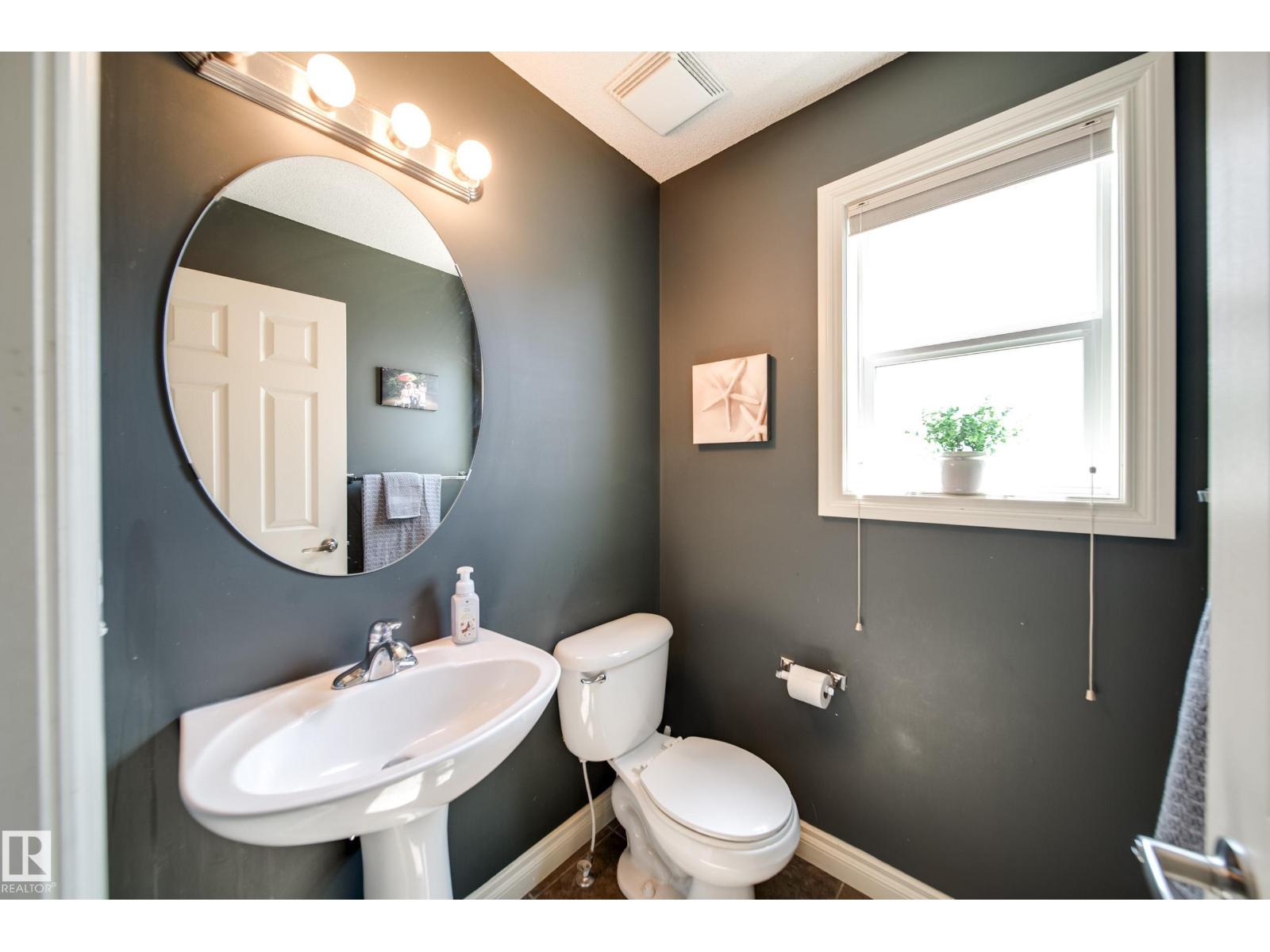 12627 16 AV SW, Edmonton