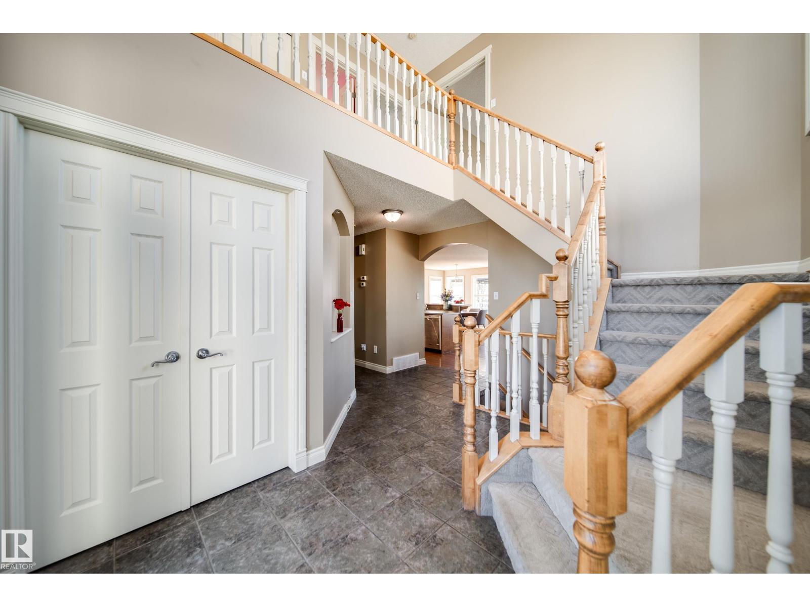 12627 16 AV SW, Edmonton