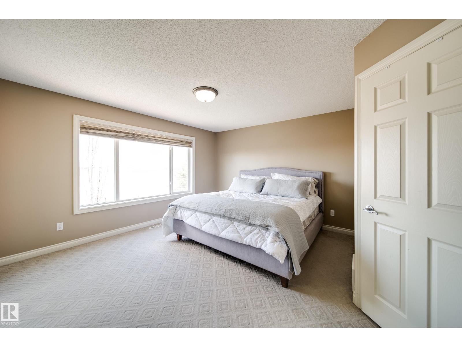 12627 16 AV SW, Edmonton