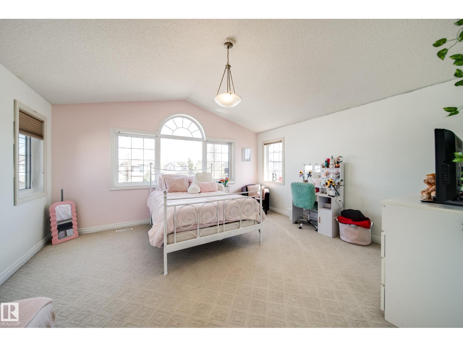 12627 16 AV SW, Edmonton