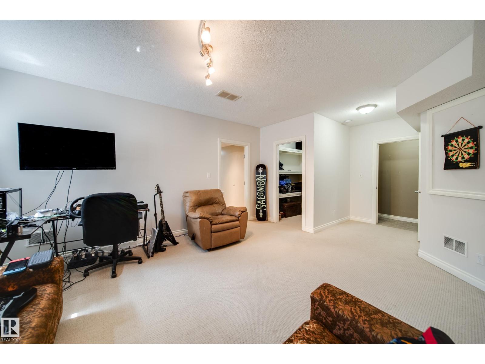 12627 16 AV SW, Edmonton