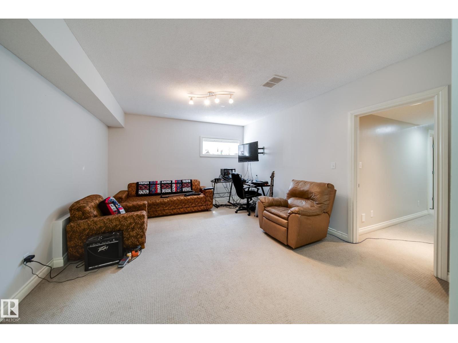 12627 16 AV SW, Edmonton
