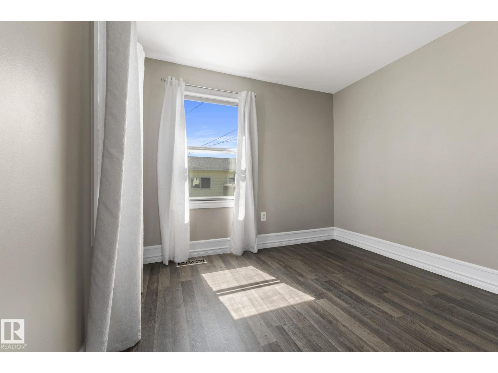 10117 103 AV — photo 20