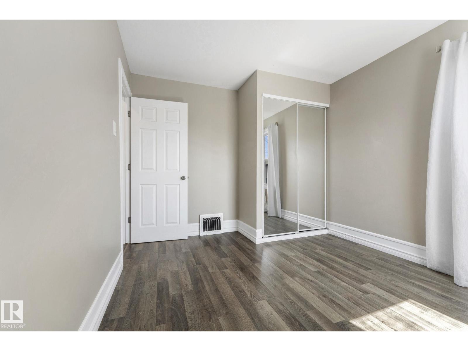 10117 103 AV — photo 22
