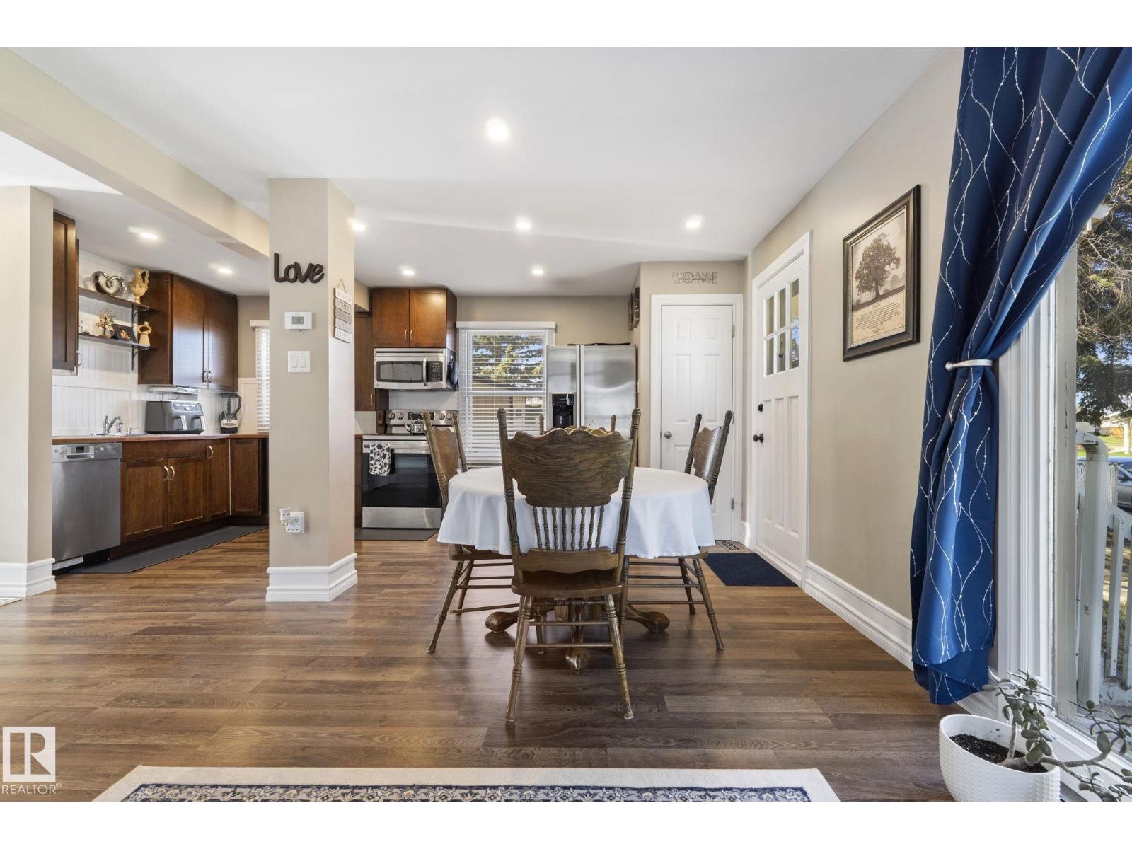 10117 103 AV — photo 15