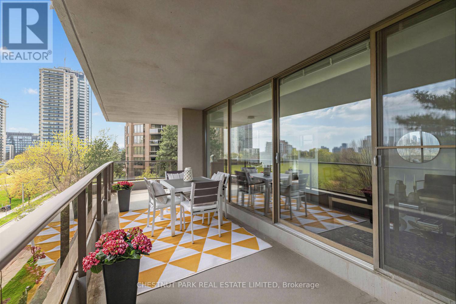 #506 10 AVOCA AVENUE - 23