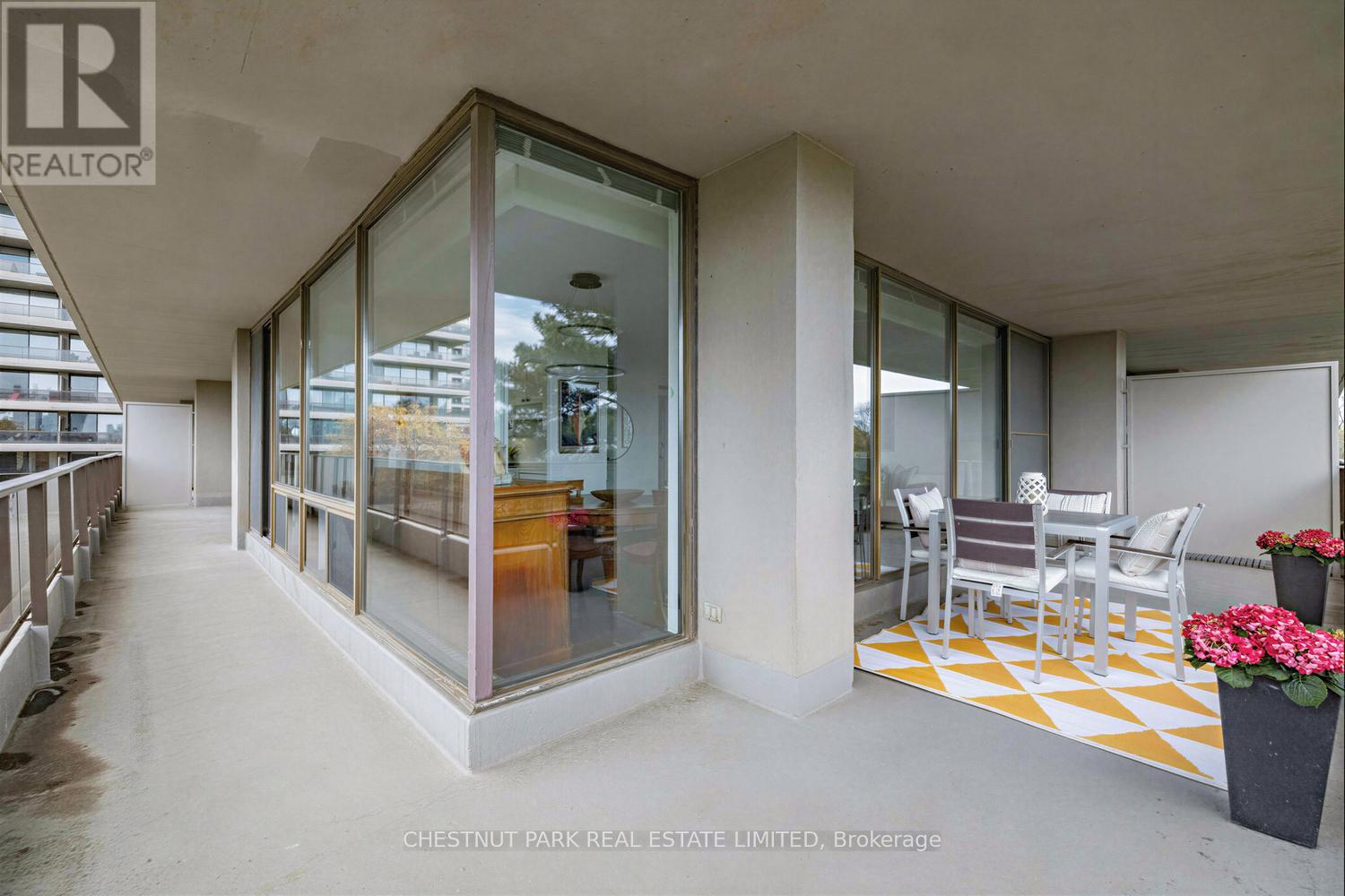 #506 10 AVOCA AVENUE - 25