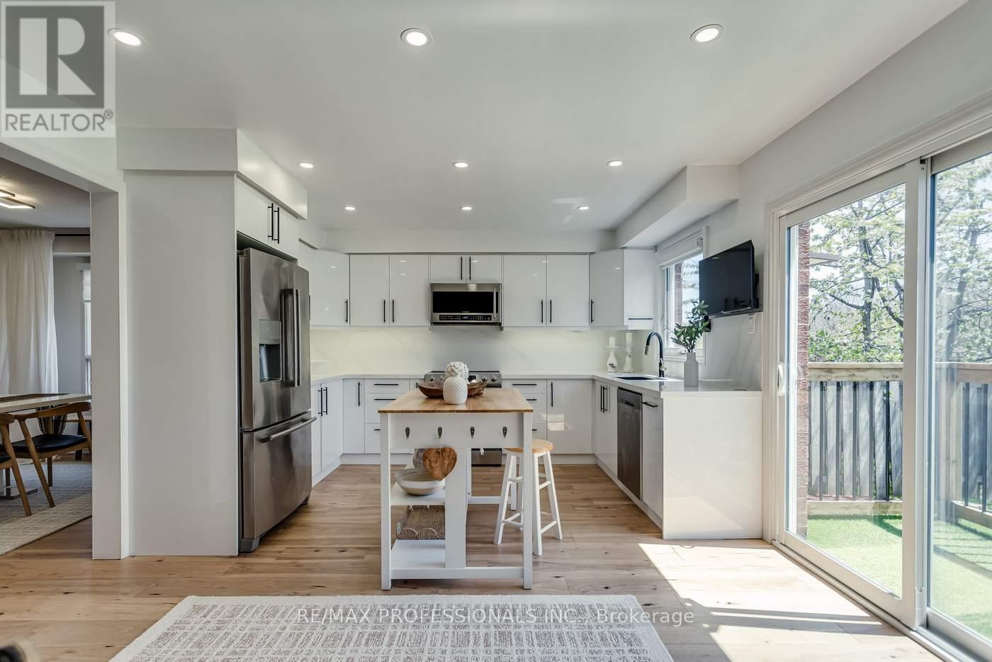 32 HEAVER DRIVE - 18