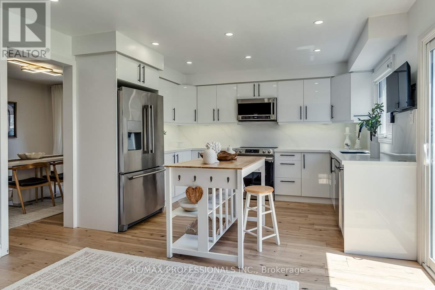 32 HEAVER DRIVE - 19