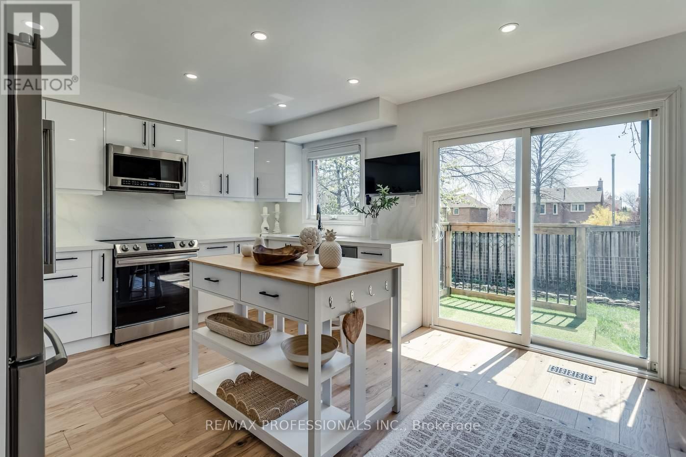 32 HEAVER DRIVE - 21