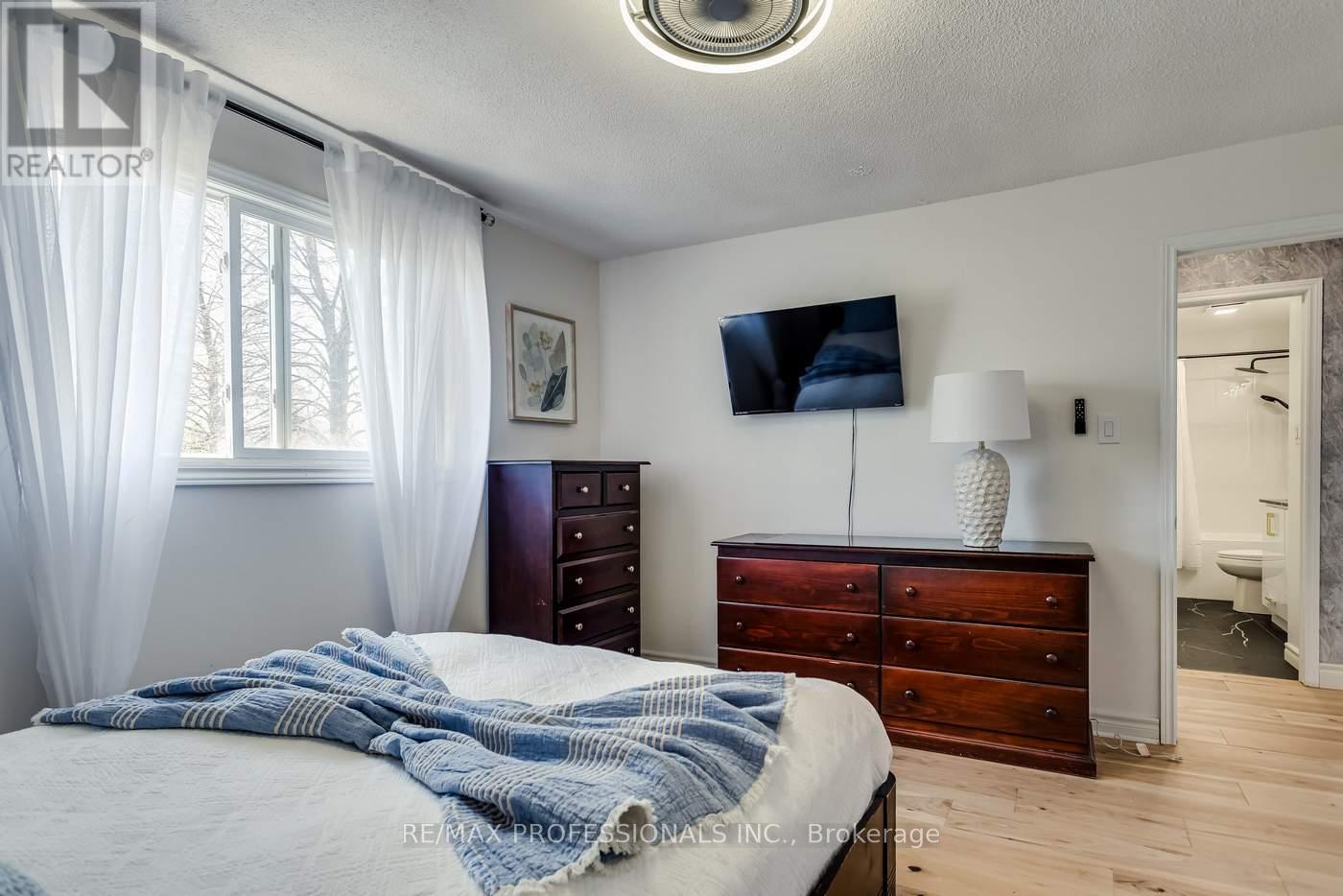 32 HEAVER DRIVE - 36