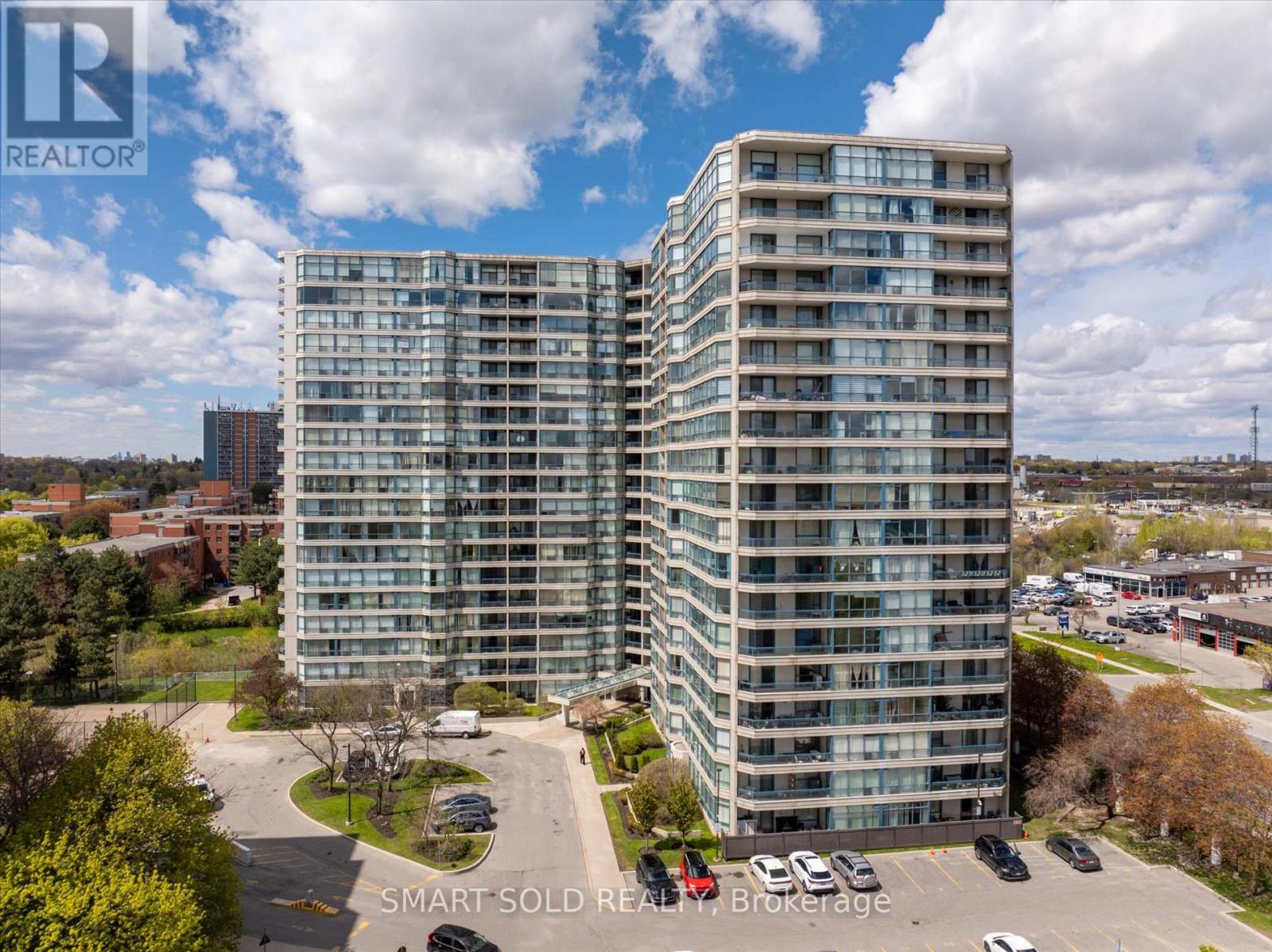 Listing photo of 704 - 4725 SHEPPARD AVENUE