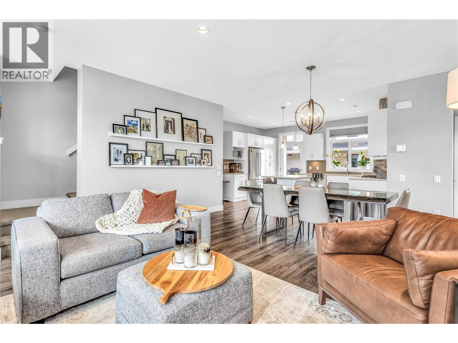 #9 1102 Cameron Avenue - 12