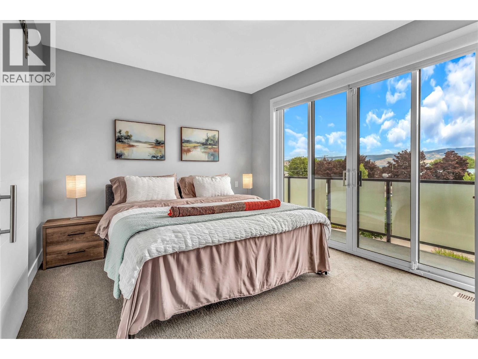 #9 1102 Cameron Avenue - 13