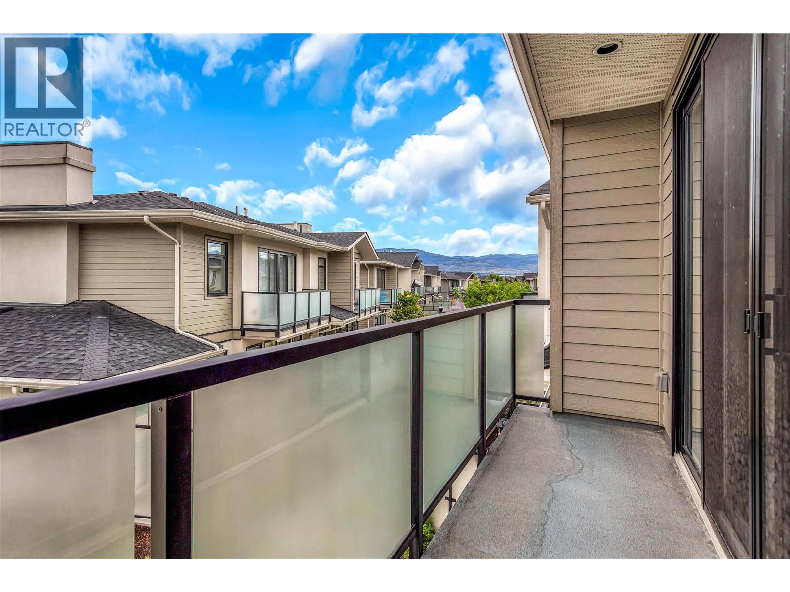#9 1102 Cameron Avenue - 23