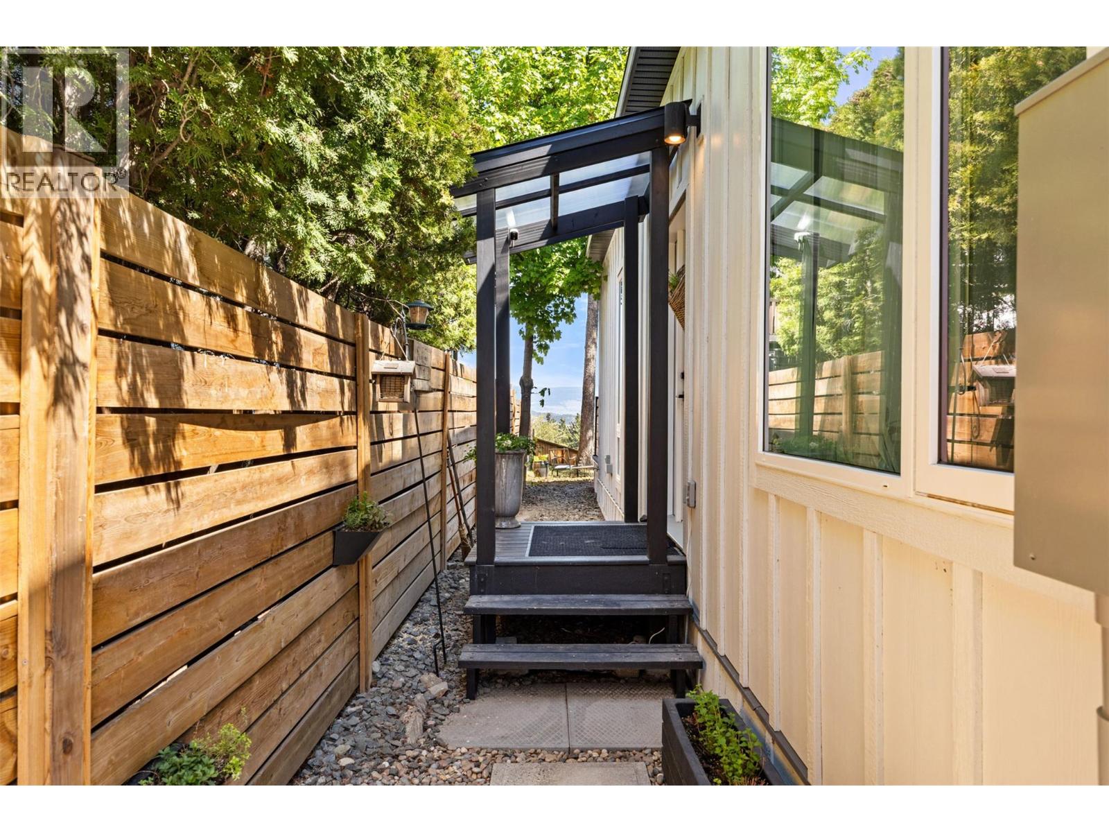 1018 West Kelowna Road - 28