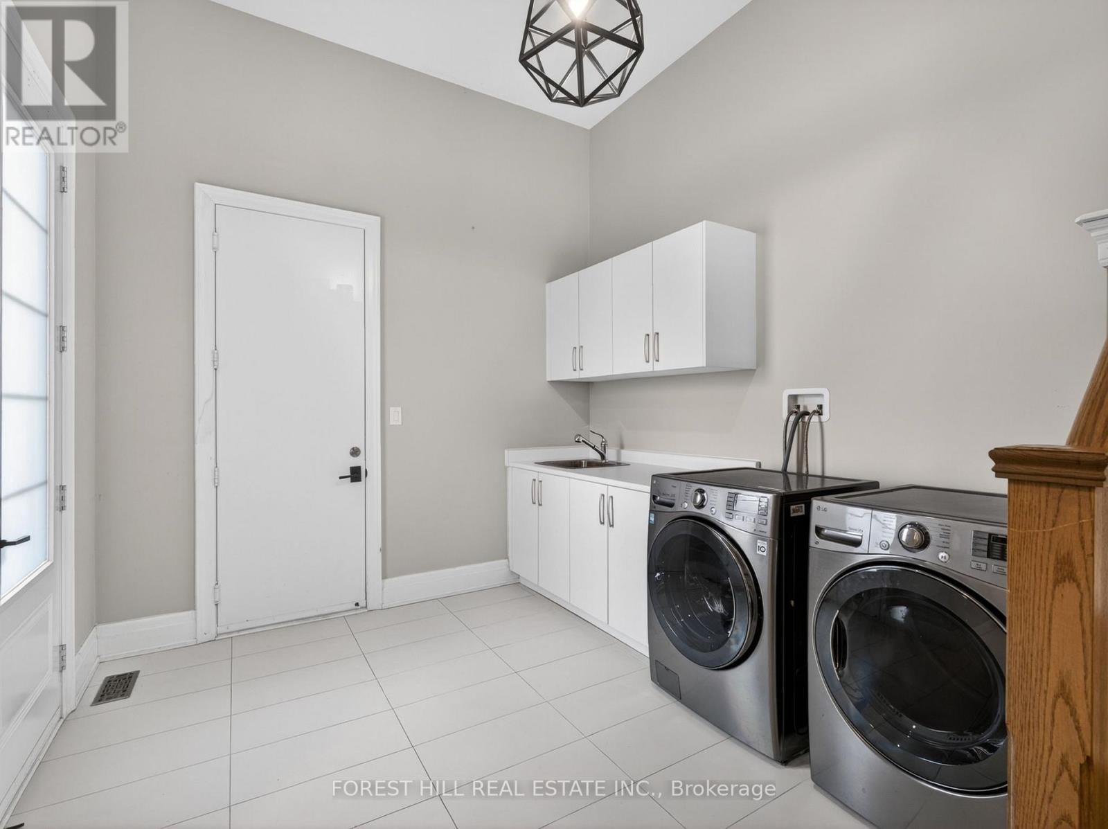41 ELMERS LANE - 15