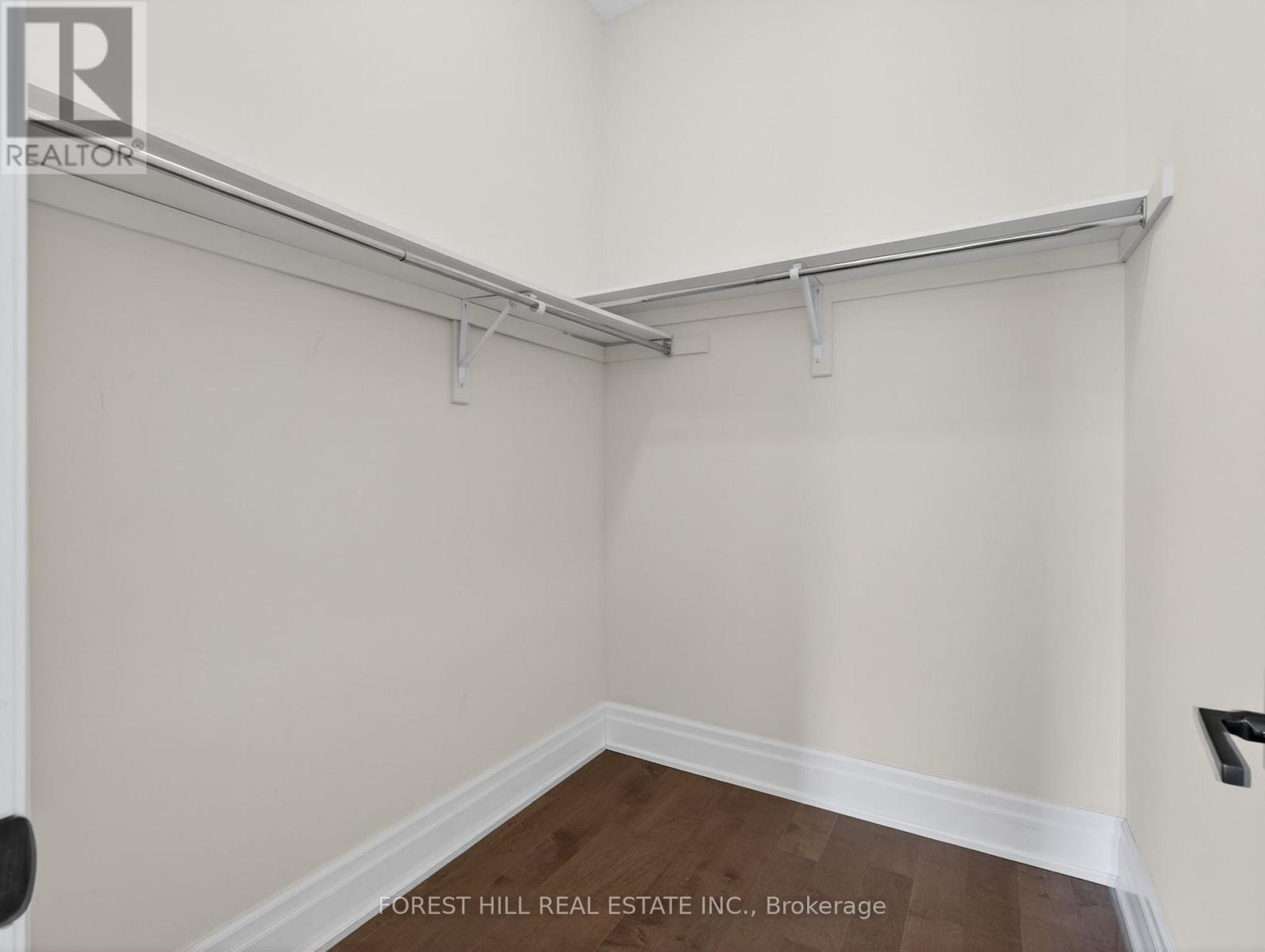 41 ELMERS LANE - 27