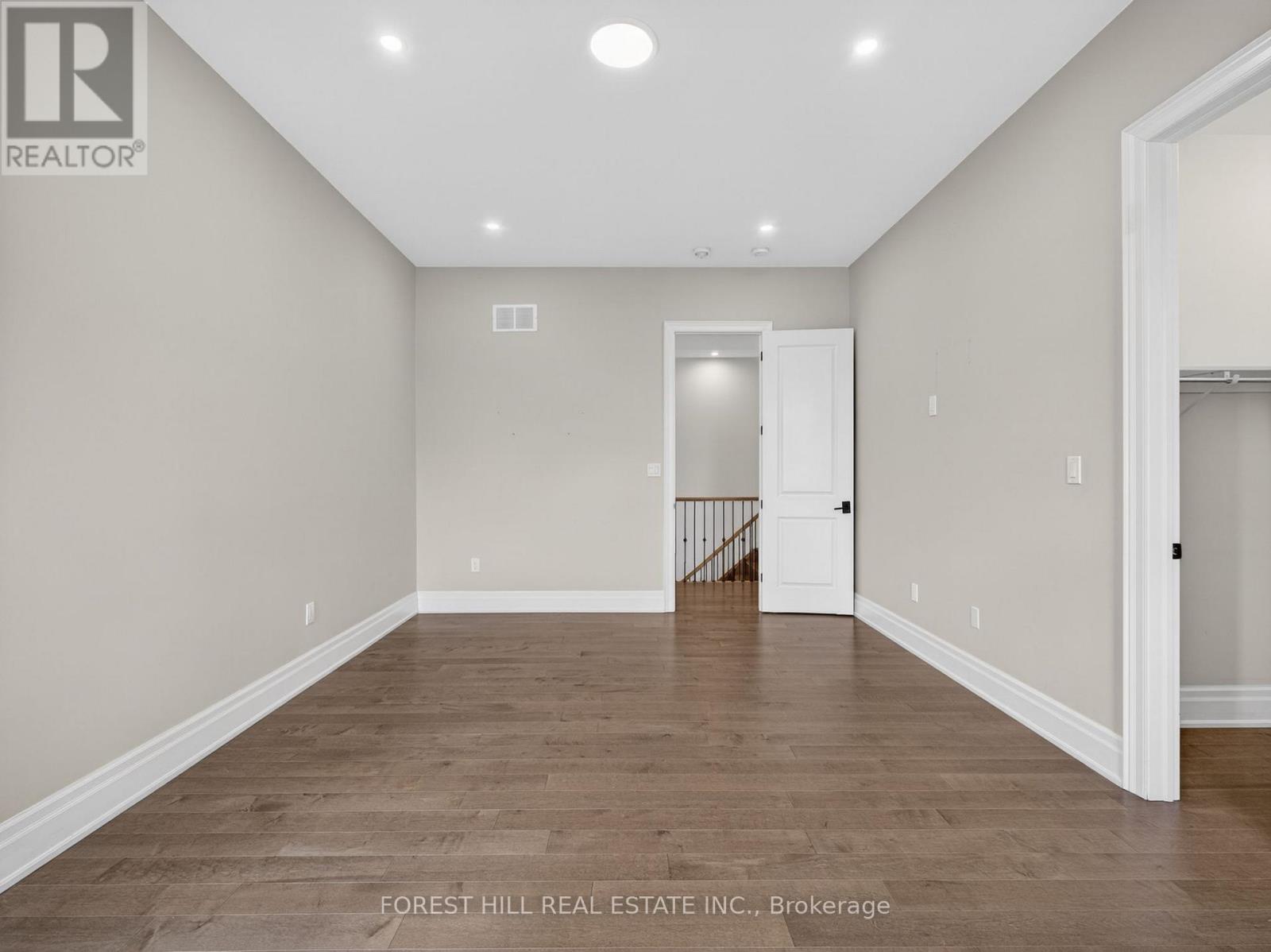 41 ELMERS LANE - 29