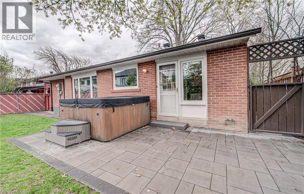 8 SANFORD Crescent, Brampton, Ontario, L6X2C3 — Photo 13