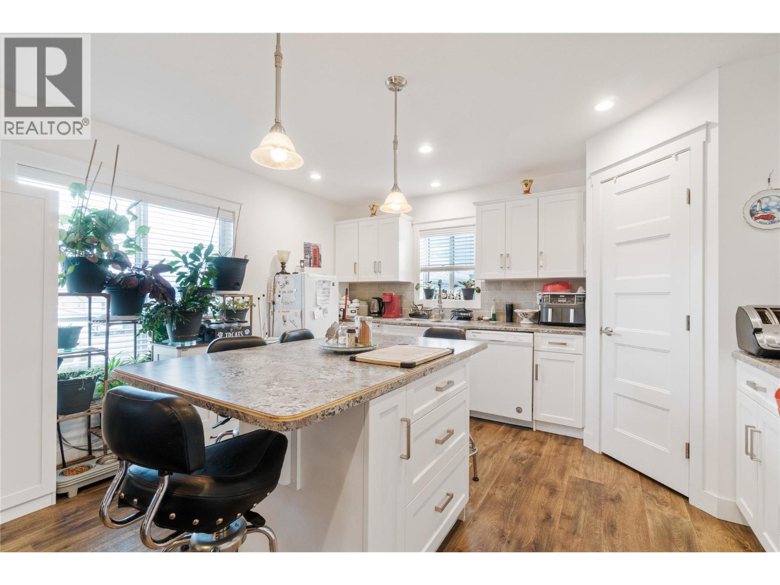 4540 72 Avenue NE - 12