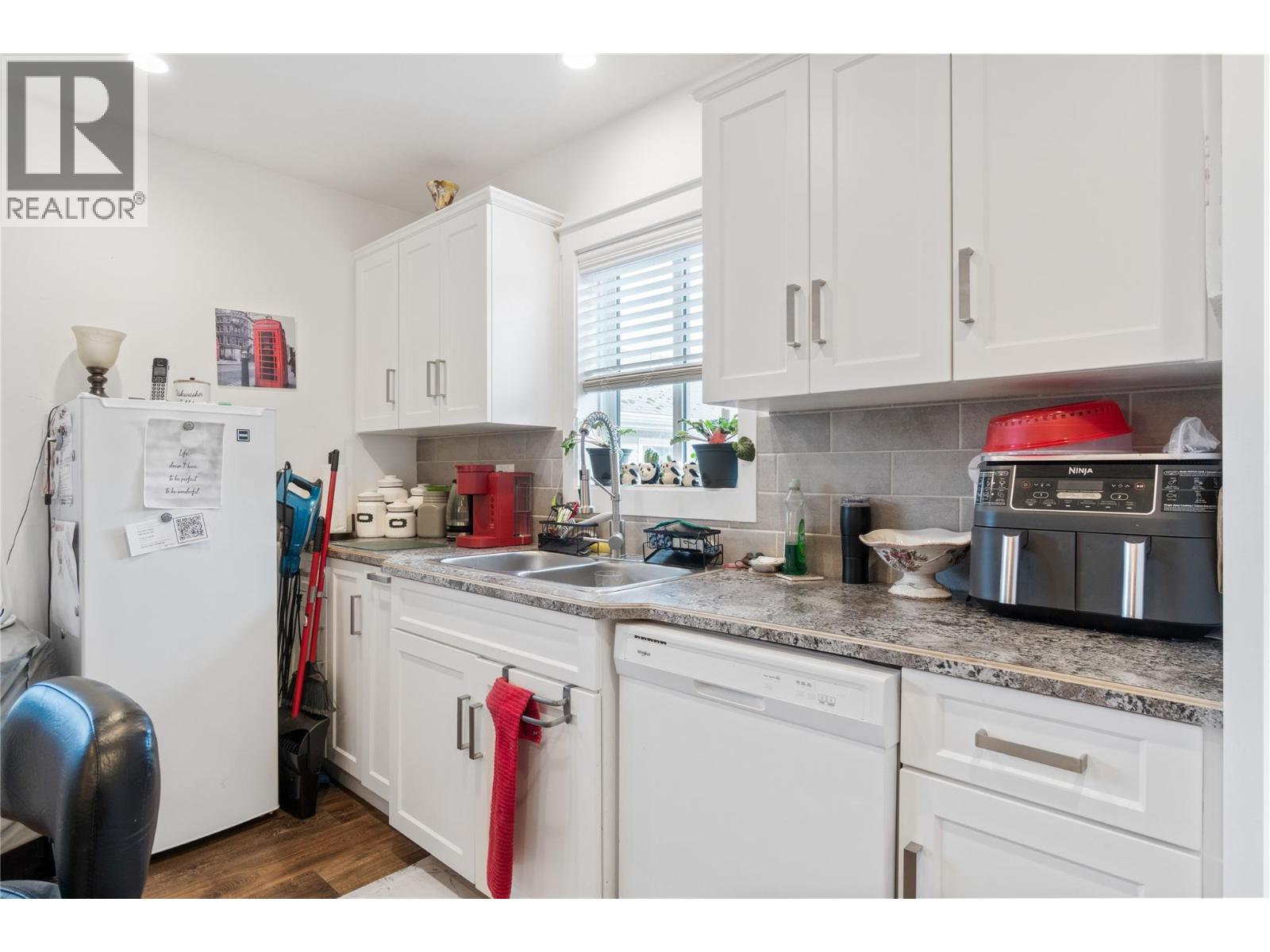 4540 72 Avenue NE - 13
