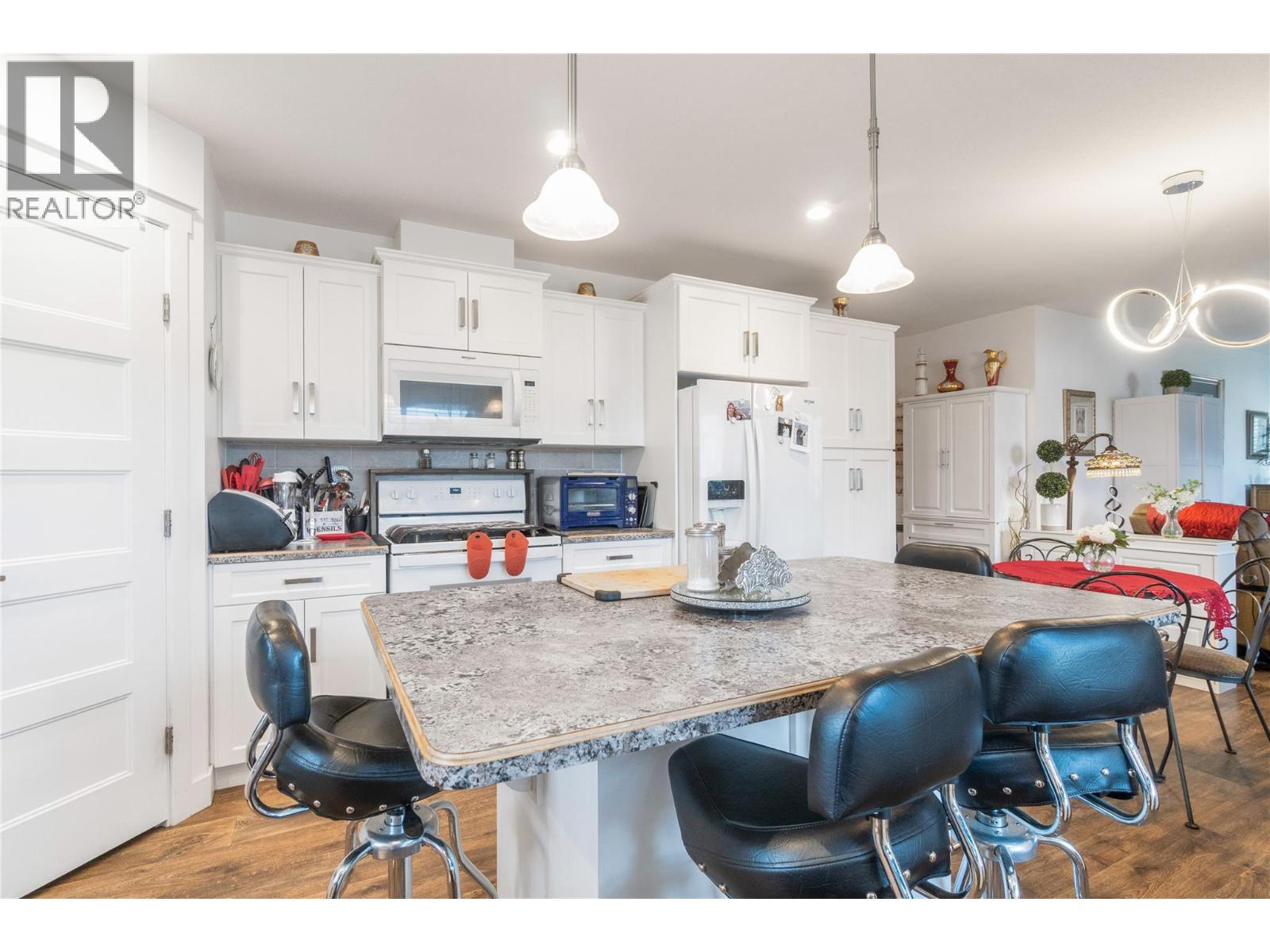 4540 72 Avenue NE - 14