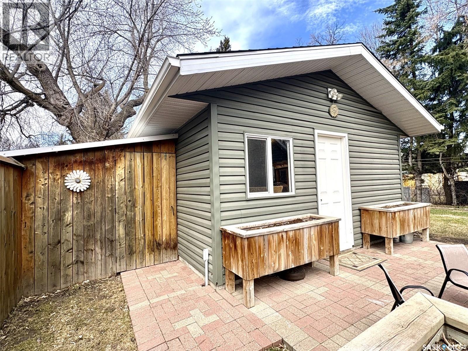 270 2nd AVENUE N - 22