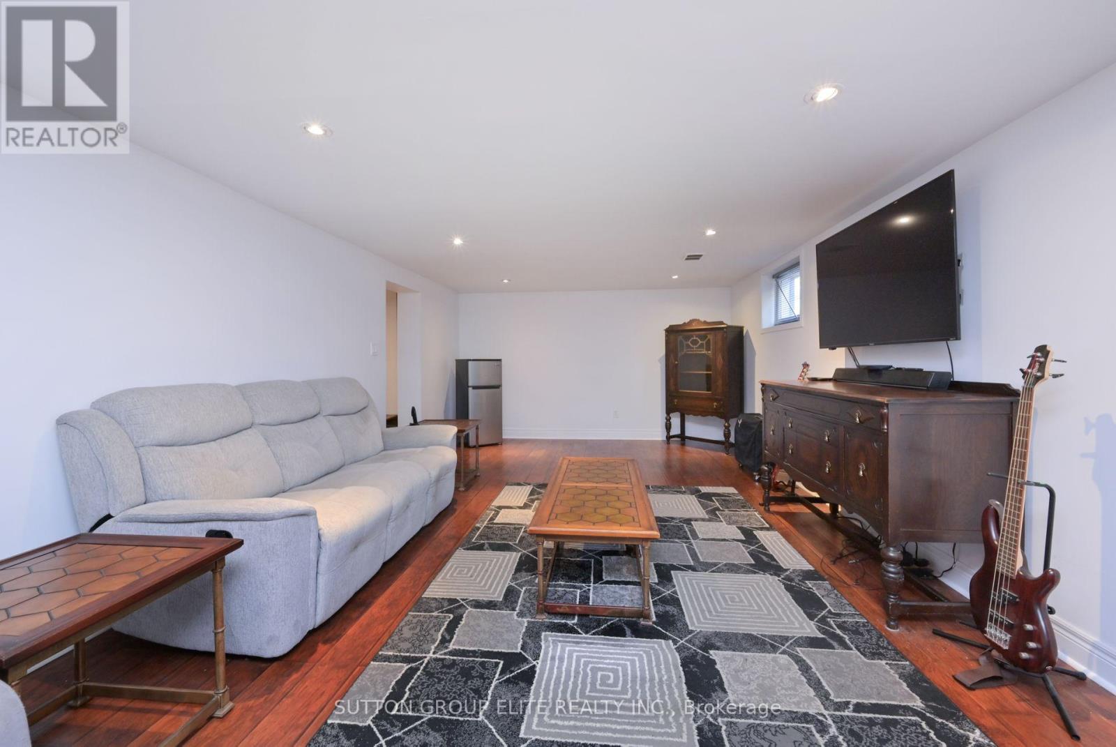 1238 CLAREDALE ROAD - 11