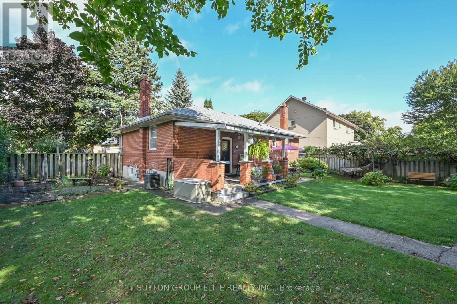 1238 CLAREDALE ROAD - 14