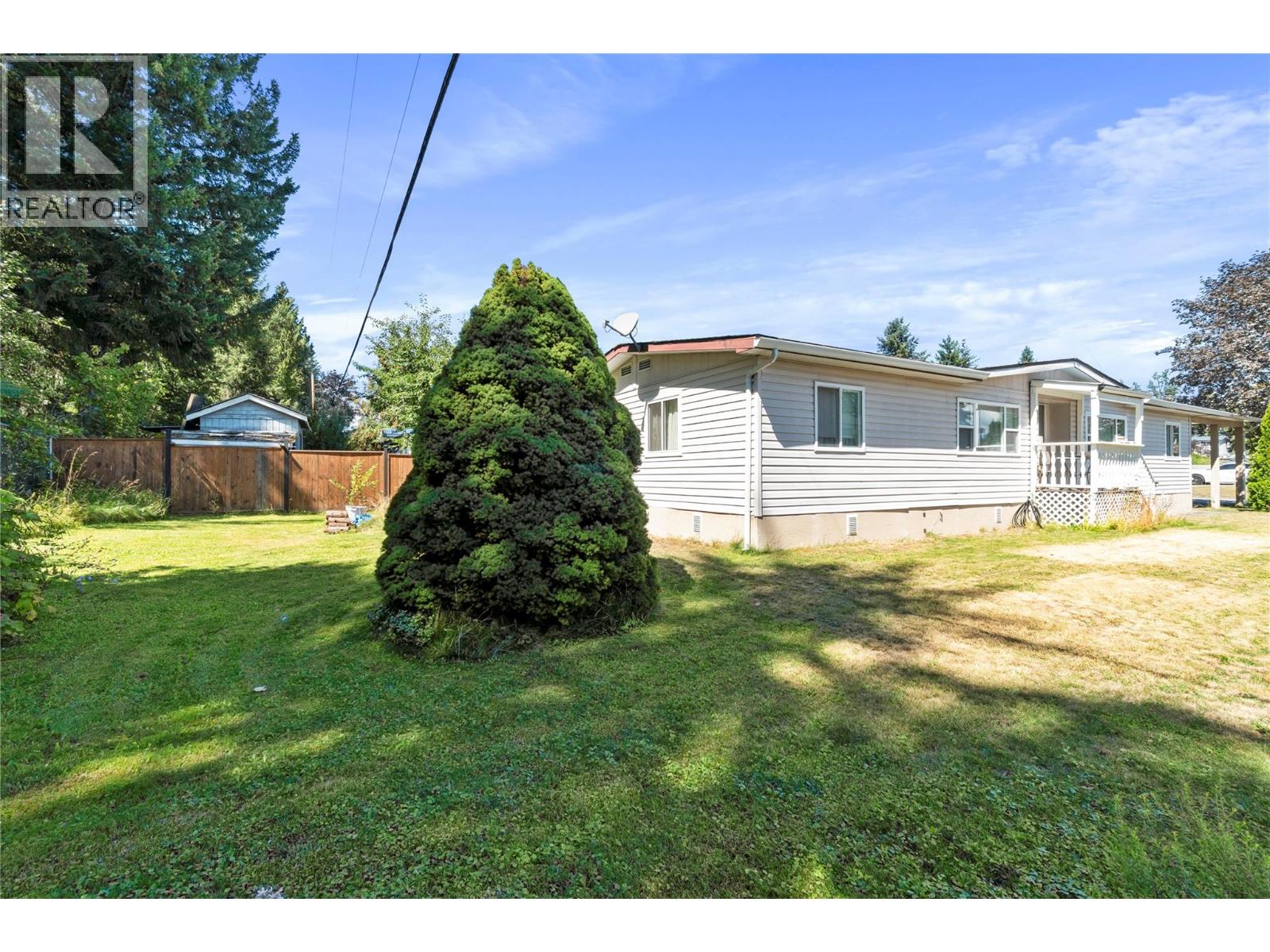 16 1361 30 Street Southeast, Salmon Arm