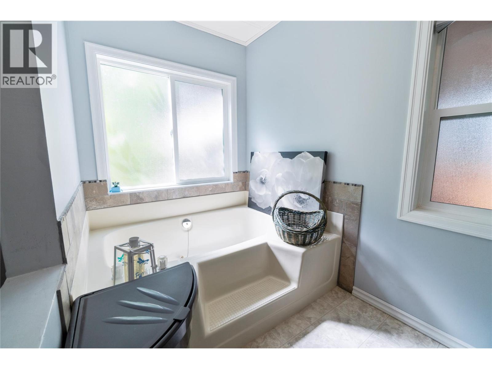 16 1361 30 Street Southeast, Salmon Arm