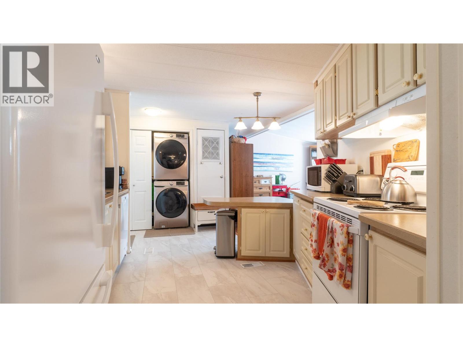 16 1361 30 Street Southeast, Salmon Arm
