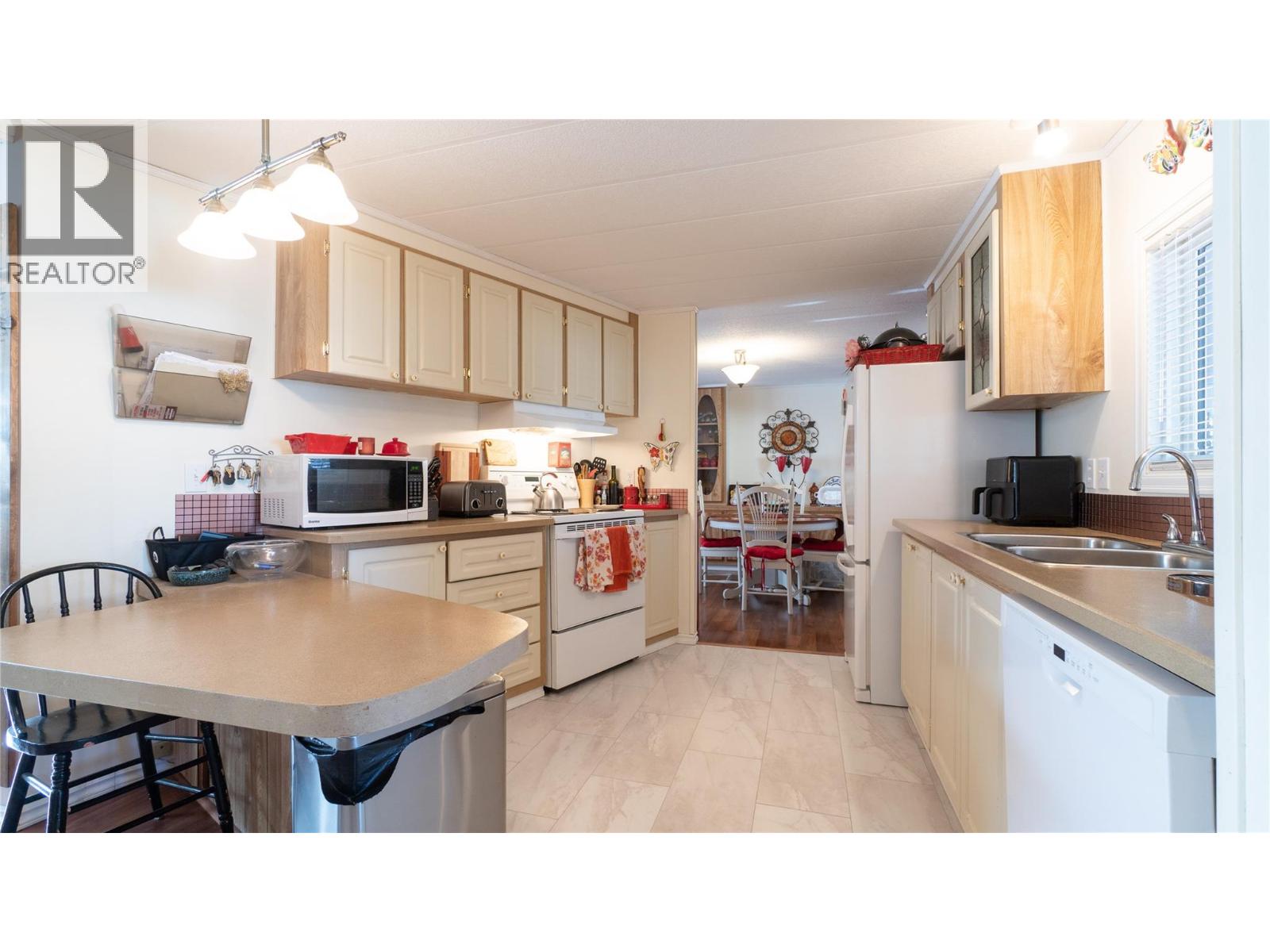 16 1361 30 Street Southeast, Salmon Arm