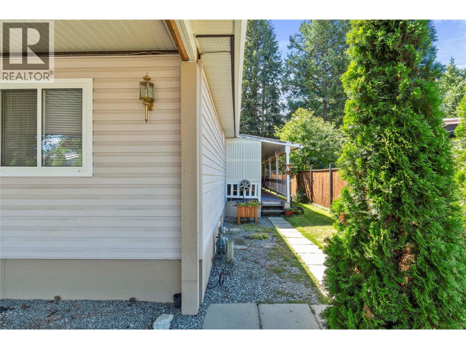16 1361 30 Street Southeast, Salmon Arm