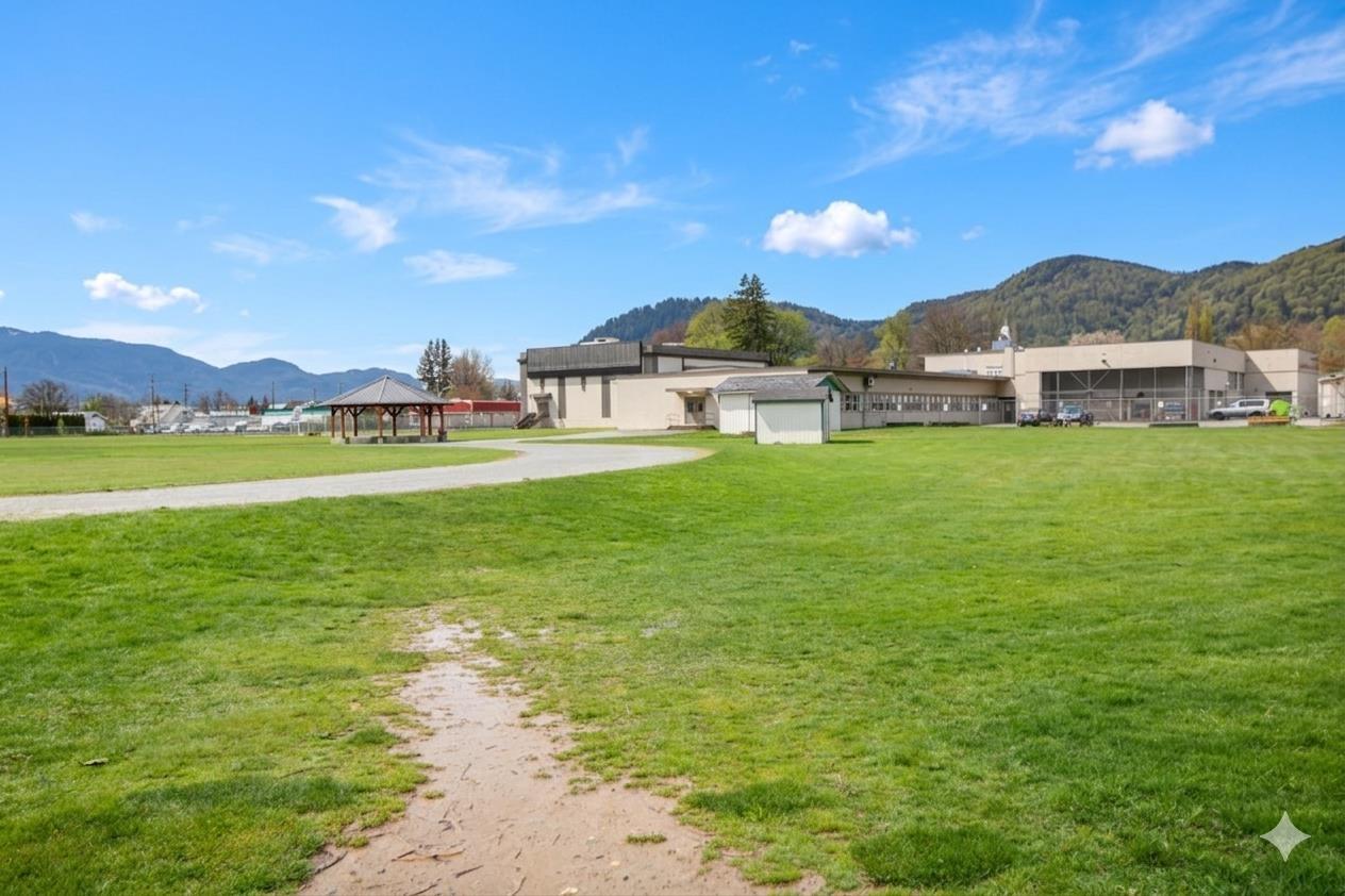 108 1735 AGASSIZ-ROSEDALE NO 9 HIGHWAY, Agassiz, Agassiz