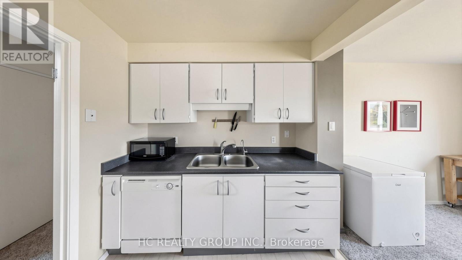 #1 433 KEATS WAY - 18