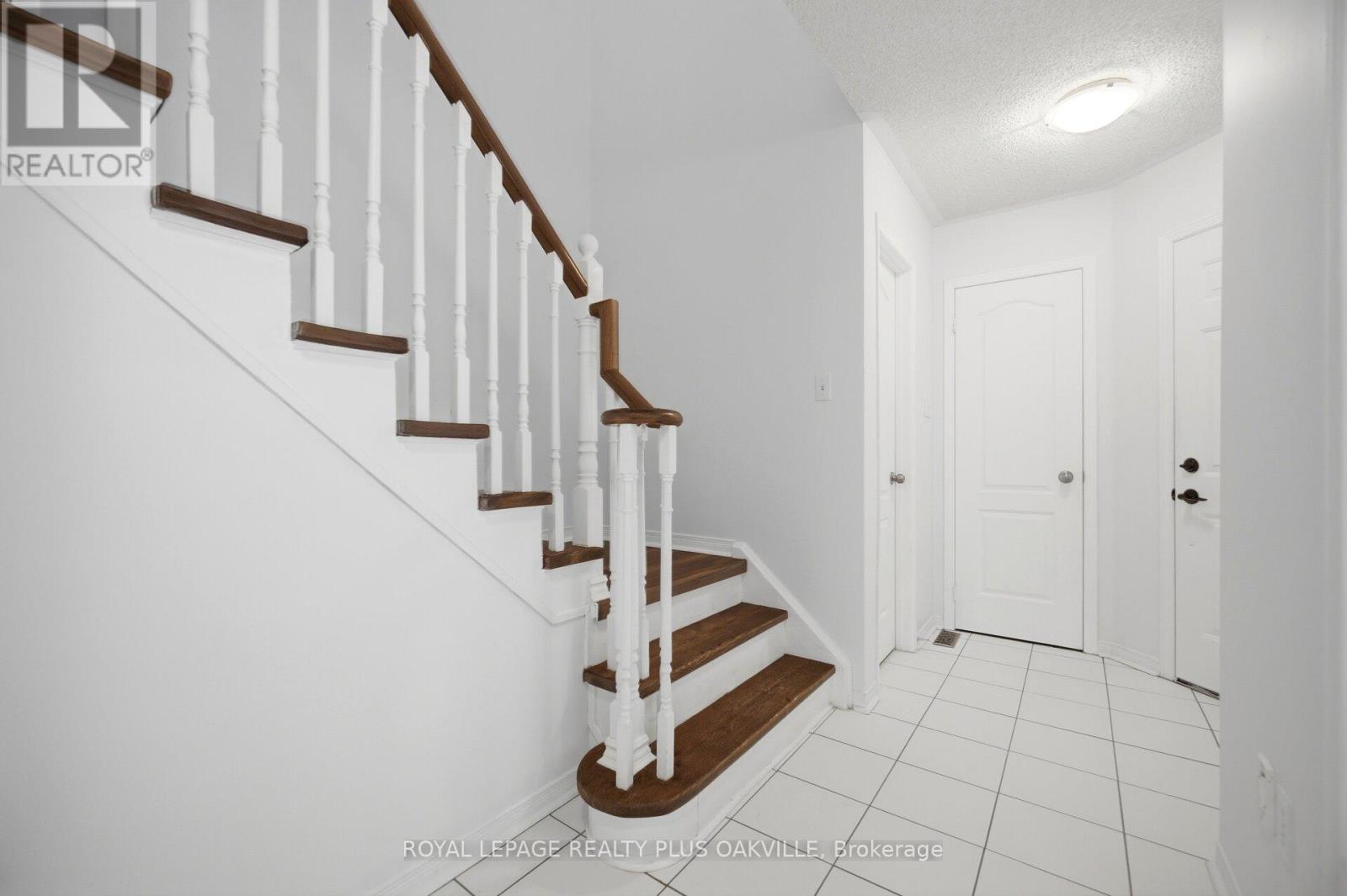 38 HOUNDTRAIL DRIVE - 24