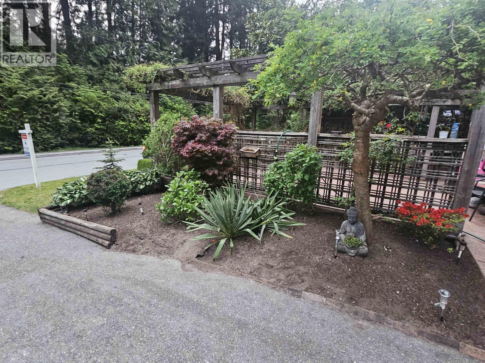 1184 RIVERSIDE DRIVE — main photo