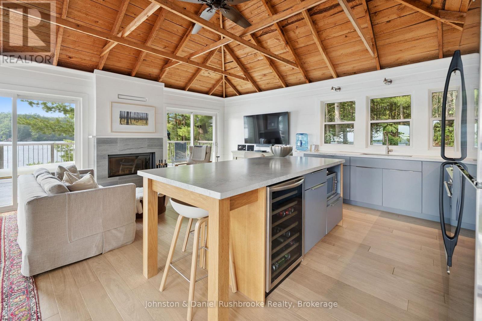 18 ISLAND 340 (MARIE ISLAND) - 10